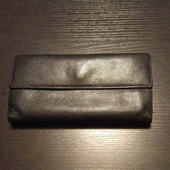 BVLGARI Vintage Rare Black Wallet with Snap Closure (EUC) - Picture 3 of 12